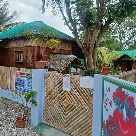 Moalboal Bamboo House / Rooms Kültér fotó
