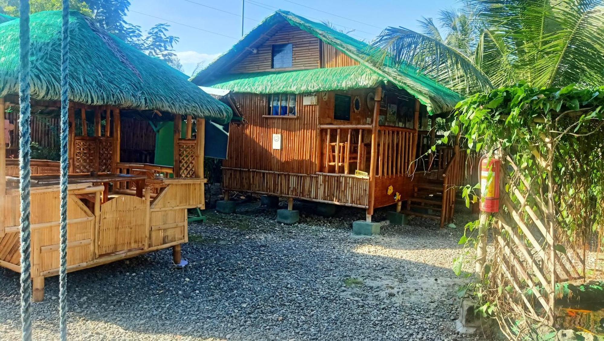 Moalboal Bamboo House / Rooms Kültér fotó