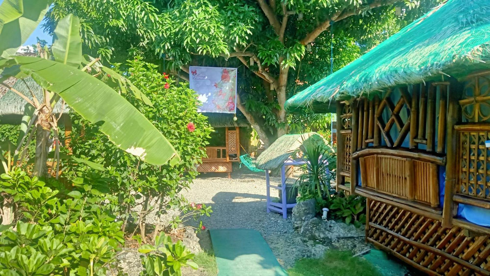 Moalboal Bamboo House / Rooms Kültér fotó